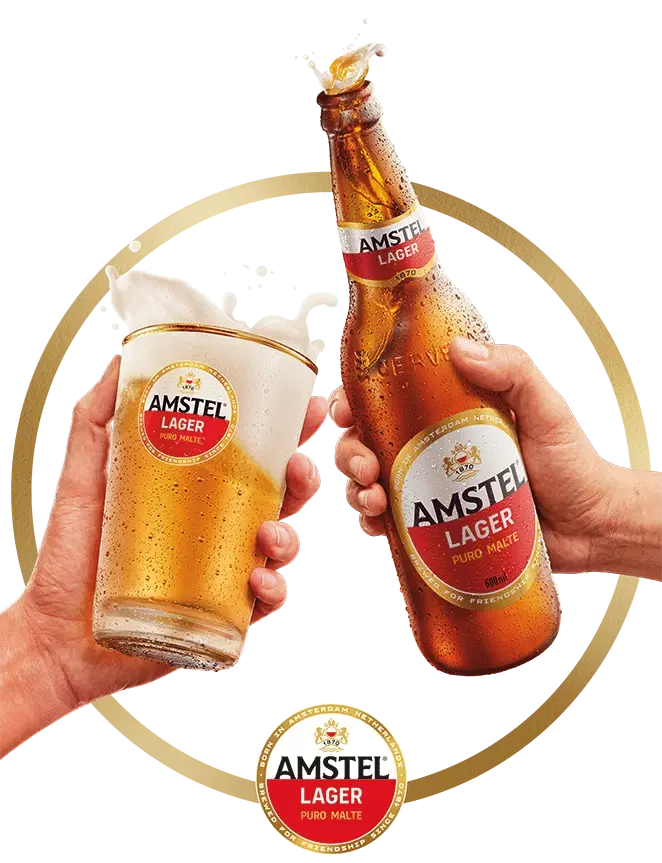 Copo e garrafa de Amstel Lager